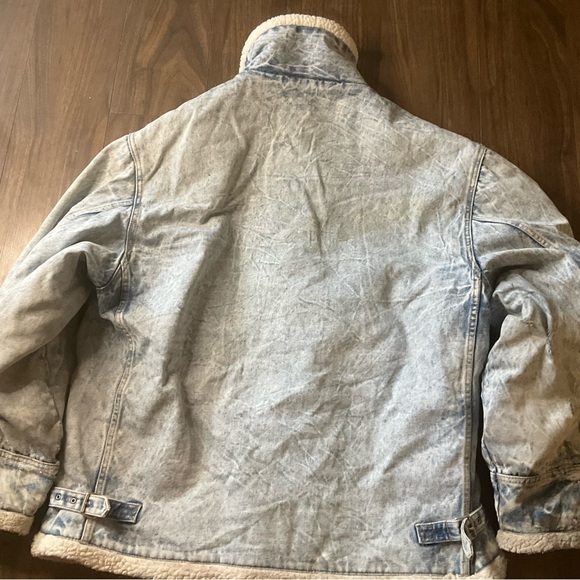 Vintage distressed oversized Sherpa lined denim jacket - Picture 14 of 15